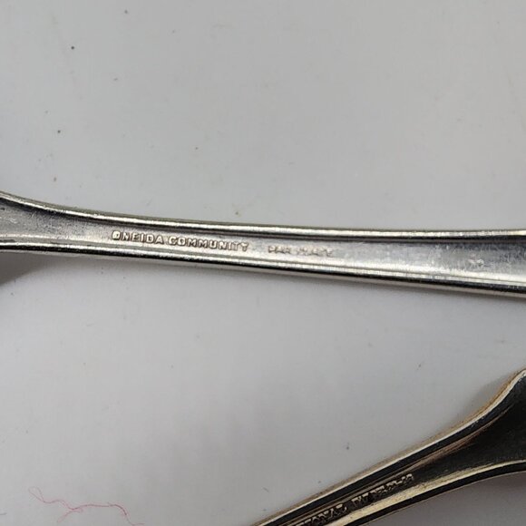 Antique Silverplate Spoons & Ladle Set Of 4 With Mixed Patterns - Picture 7 of 8